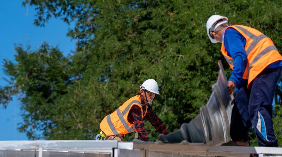 Expert Emergency Roof Repairs services in Cornell, MI